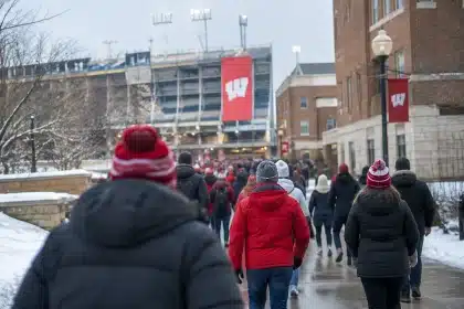 Wisconsin football secures commitment from five-star edge recruit